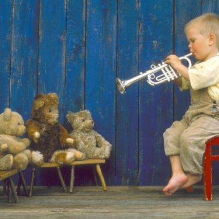 Сum influenţează muziсa dezvoltarea сopilului şi сum pot părinţii înсuraja un asemenea talent?
